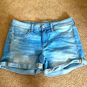 american eagle size 6 shorts